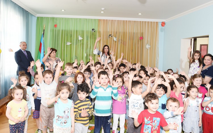 Первая леди Азербайджана Мехрибан Алиева посетила детские учреждения по случаю Международного дня защиты детей - ОБНОВЛЕНО - ФОТО