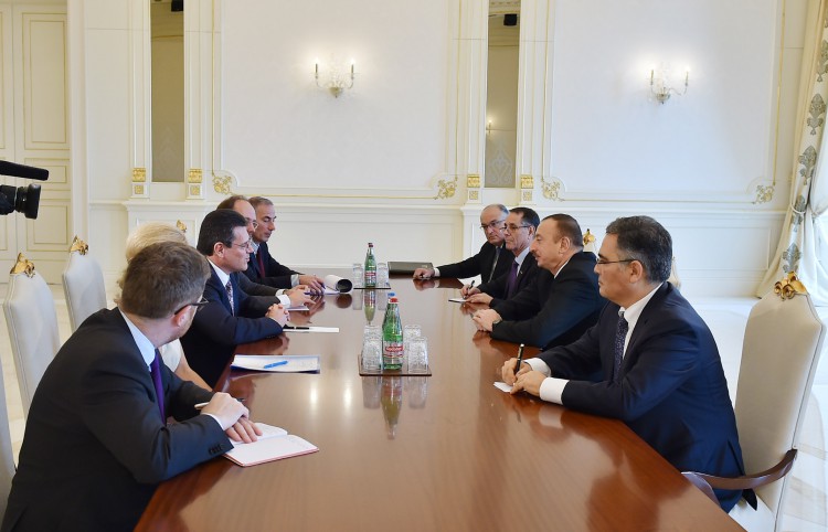 Президент Ильхам Алиев принял делегацию во главе с вице-президентом Еврокомиссии - ФОТО