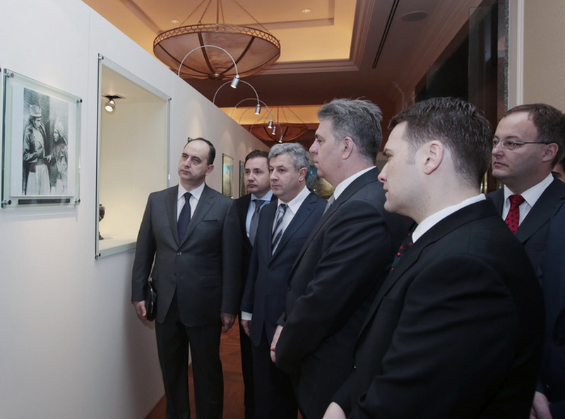 Делегация во главе с председателем Палаты депутатов Румынии посетила Фонд Гейдара Алиева - ФОТО