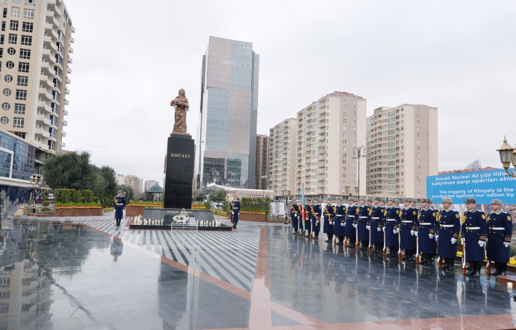 Президент Ильхам Алиев принял участие в церемонии поминовения памяти жертв Ходжалинской трагедии - ОБНОВЛЕНО - ФОТО - ВИДЕО