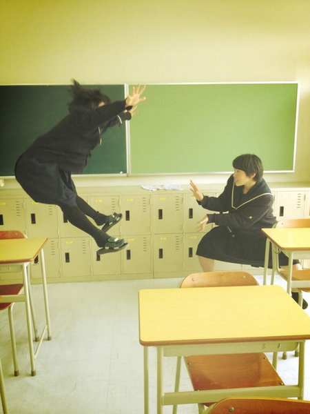 Новый интернет-мем – энергетическая атака японских школьниц - ФОТОСЕССИЯ