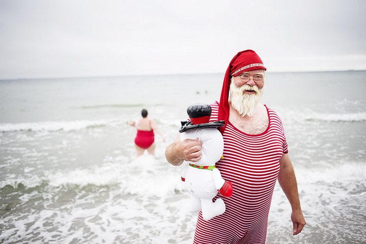В Копенгаген съехались Санта-Клаусы со всего мира - ФОТО