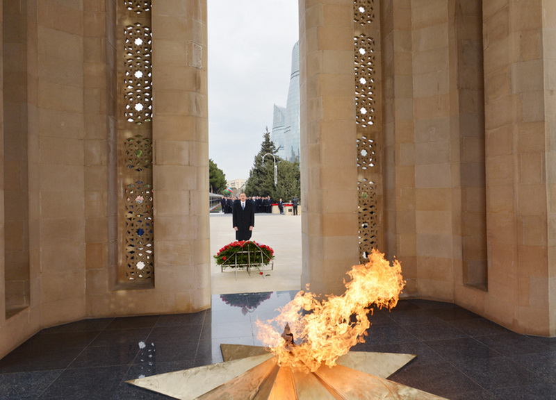 Президент Азербайджана почтил светлую память шехидов - ОБНОВЛЕНО - ФОТО