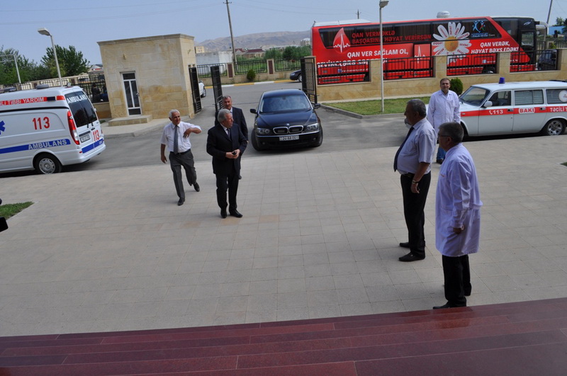 "Qan verməklə başqasına həyat verirsən” aksiyası uğurla davam edir - FOTO