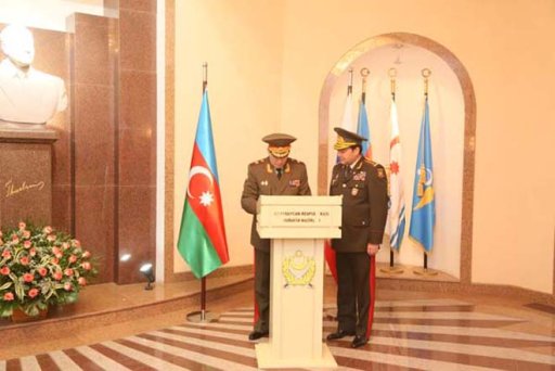 Глава Генштаба ВС России награжден медалью минобороны Азербайджана - ФОТО