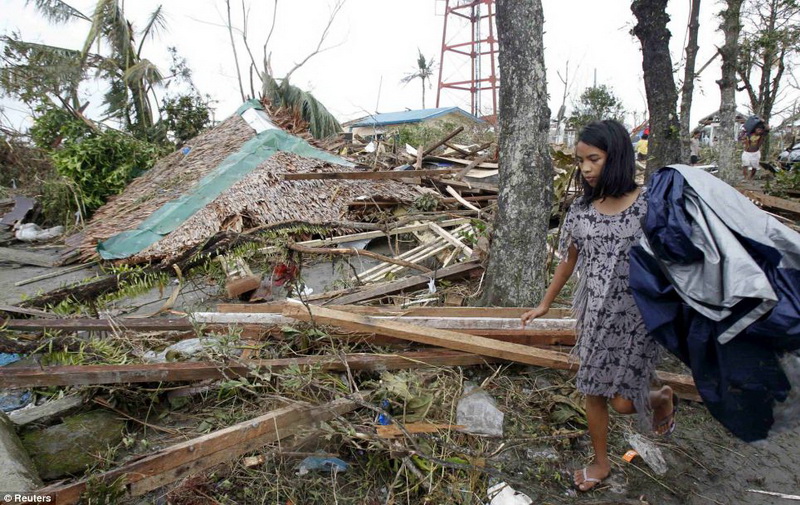 Сильнейший тайфун на Филиппинах: 10 тысяч погибших - ОБНОВЛЕНО - ФОТО - ВИДЕО