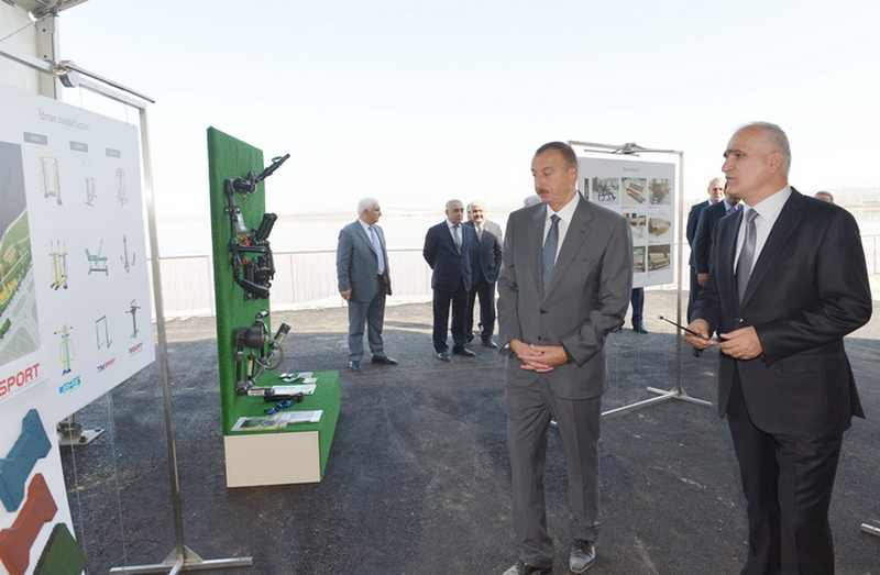 Президент Ильхам Алиев ознакомился с ходом работ по строительству Олимпийского стадиона, ряда дорожных объектов и восстановлению экосреды озера Беюкшор - ОБНОВЛЕНО - ФОТО