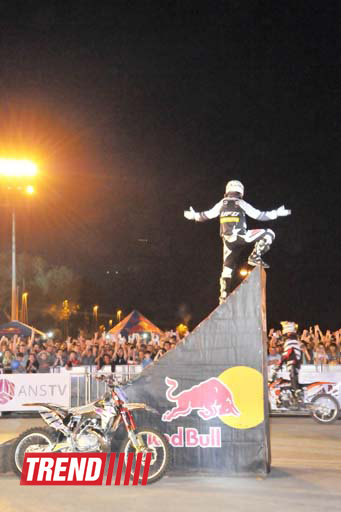 Грандиозное шоу фристайл мотокросса Red Bull X-Fighters Jams в Баку - ОБНОВЛЕНО - ФОТО