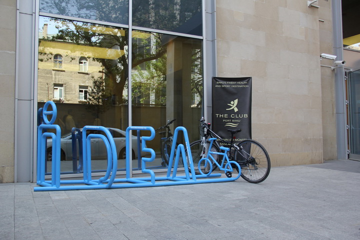 IDEA продолжает устанавливать велосипедные стоянки в Баку - ФОТО