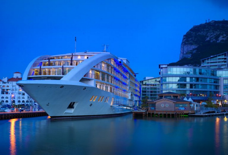 Первая в мире супер-яхта казино за $185 млн. - ФОТО