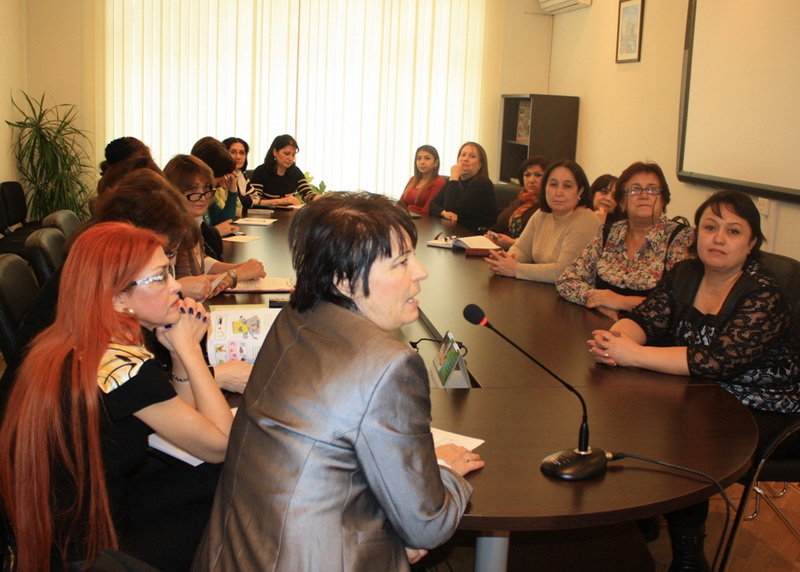 Учителя Баку и Гянджи приняли участие в семинаре по русскому языку - ФОТО