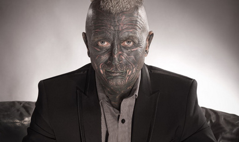 Самый татуированный человек Чехии будет баллотироваться в президенты - ФОТО