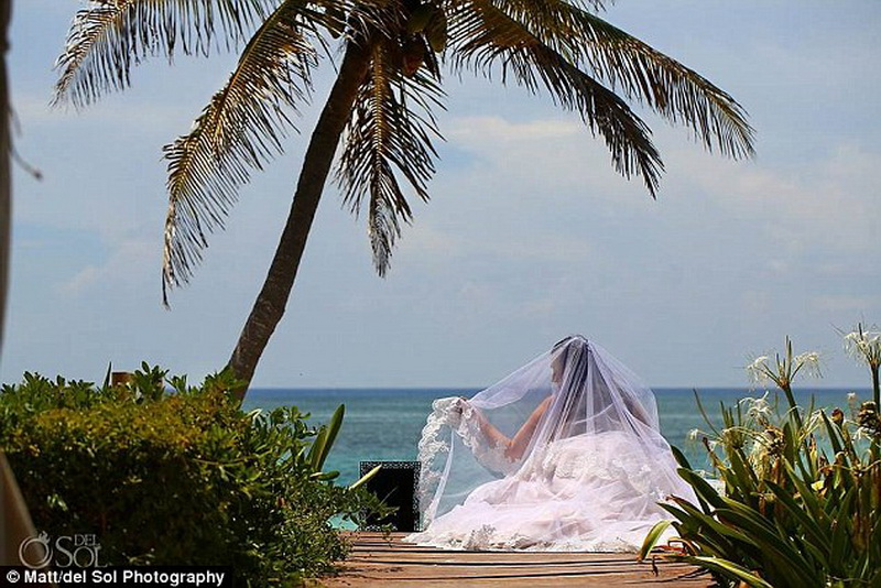 Потерявшая жениха девушка сделала "свадебную" фотосессию - ФОТО