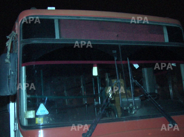 В Баку Kia врезалась в автобус: два человека ранены - ФОТО