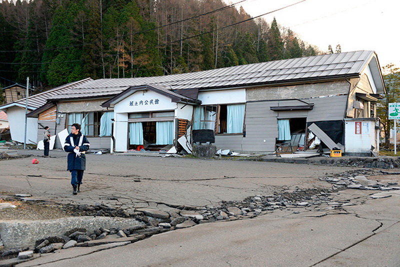 Мощное землетрясение в Японии, десятки пострадавших - ОБНОВЛЕНО - ФОТО - ВИДЕО