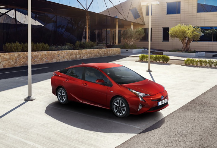 Toyota показала новое поколение культового "гибрида" - ФОТО